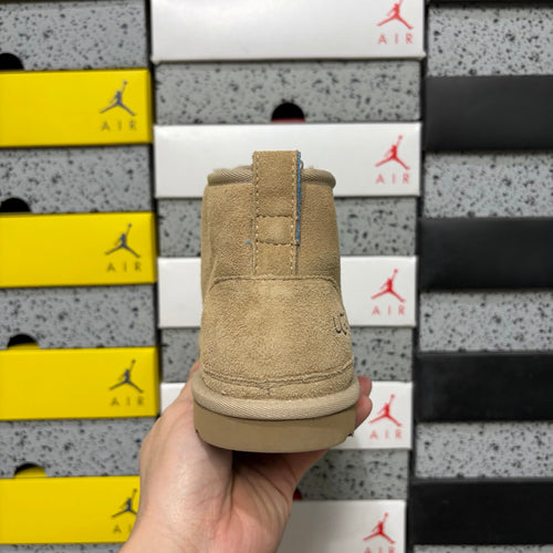 UGG Beckham Boot W1094269 – Sand | Sizes 35–44