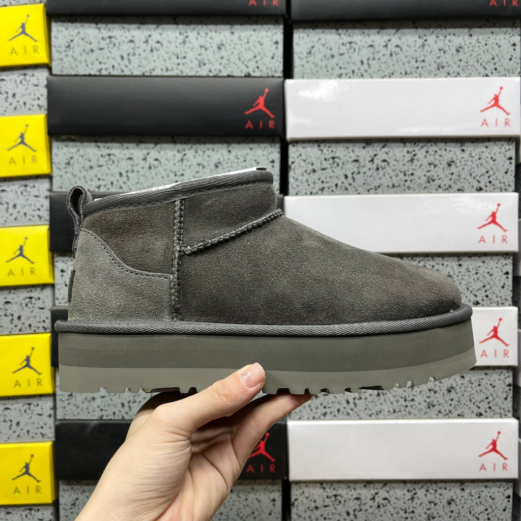 UGG Snow Boots 1135093 – Gray | 3cm Heel | Sizes 35–40