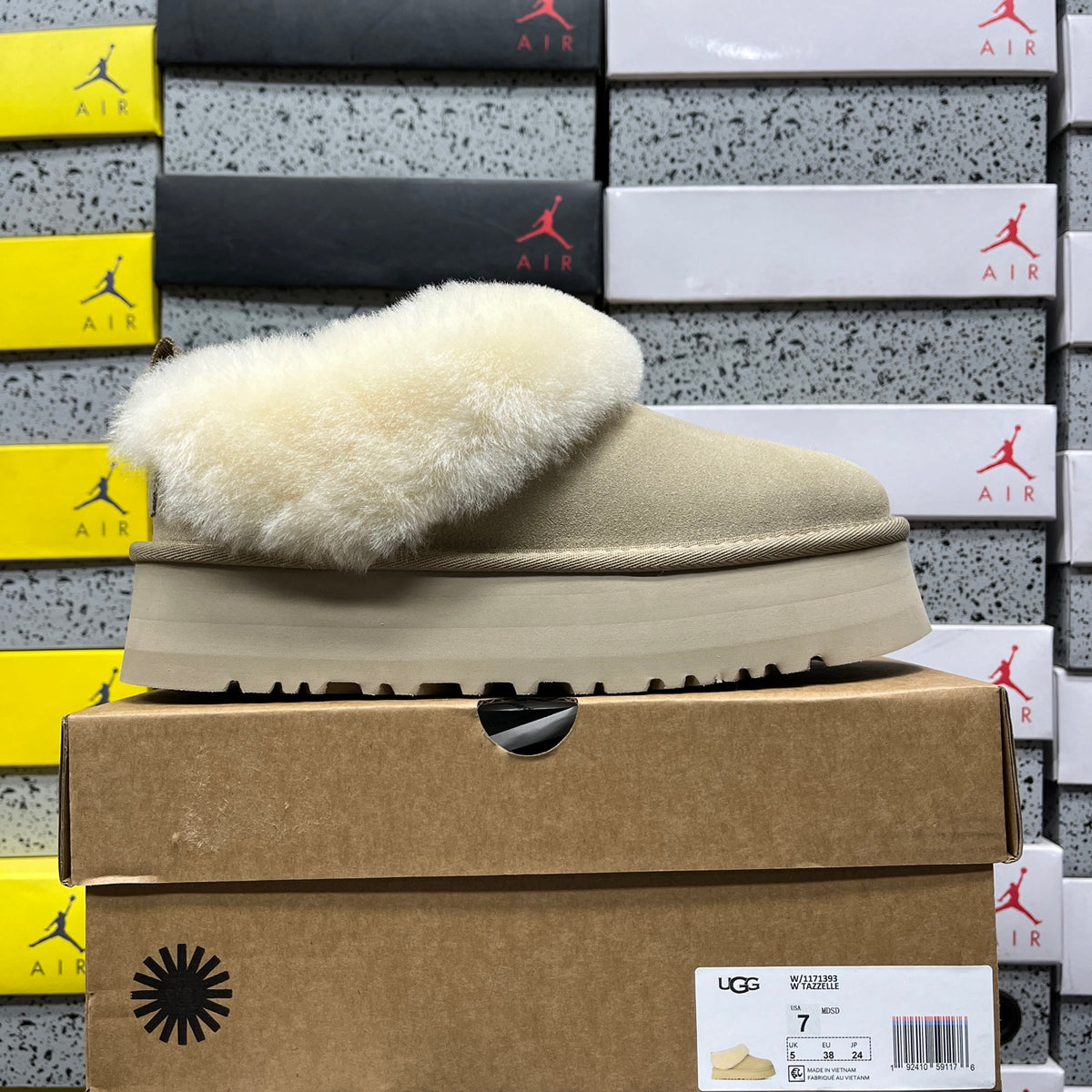 UGG Snow Boots 1171393 – Sand | Sizes 35–40