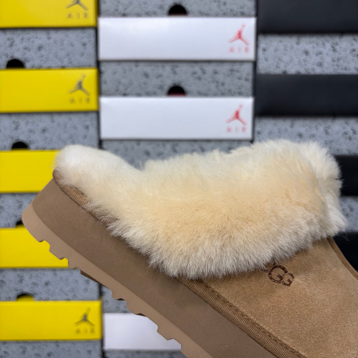 UGG Snow Boots 2550 – Chestnut Star Slide | 3cm Heel | Sizes 35–40