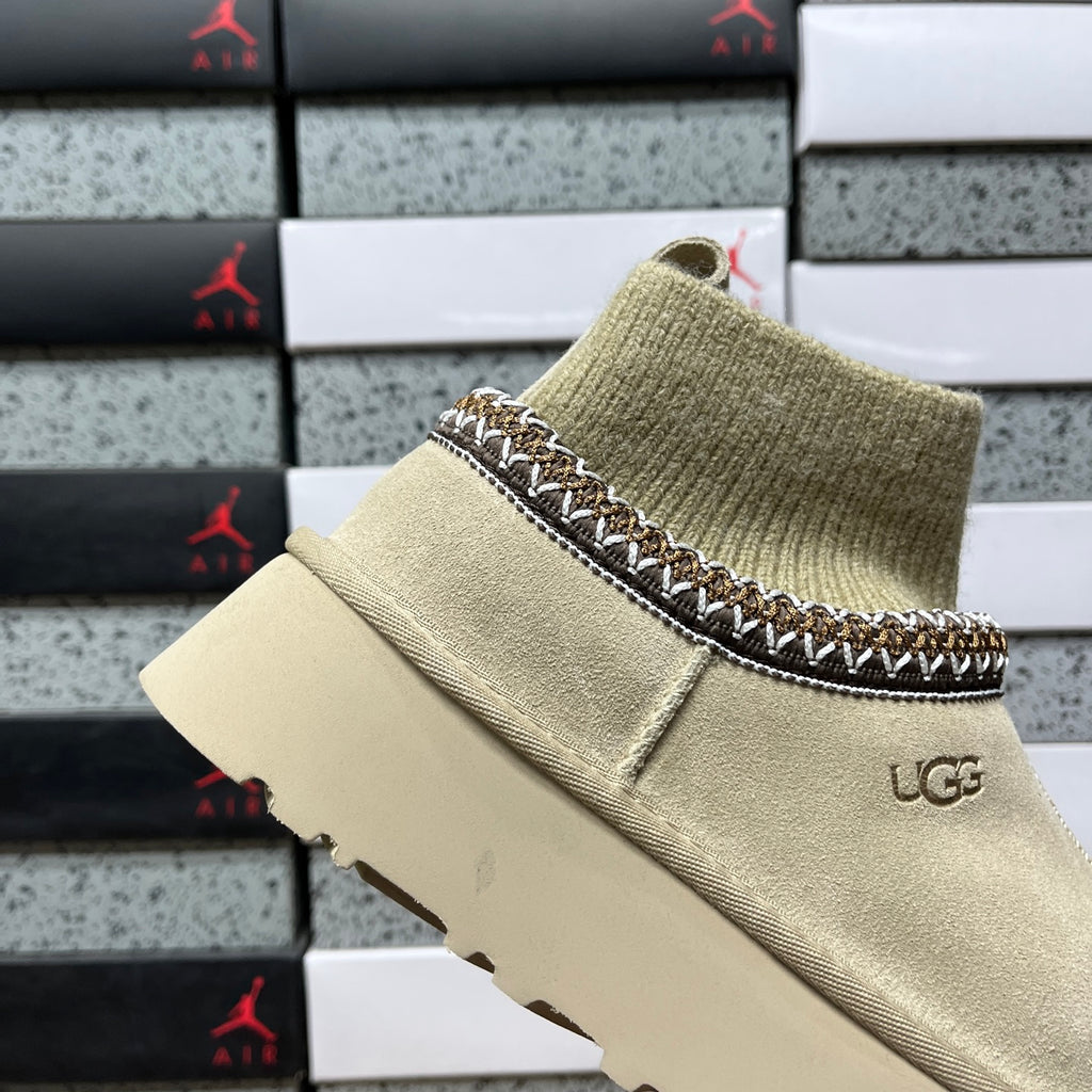 UGG Snow Boots 1122556 – Mustard Seed | Sizes 35–41