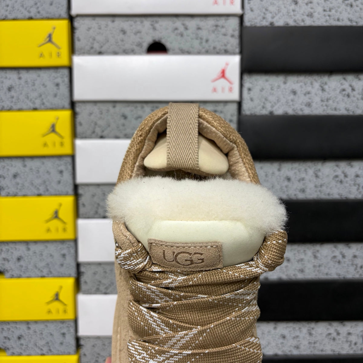 UGG Mel Low Boot 4032 – Sand | Sizes 35–44