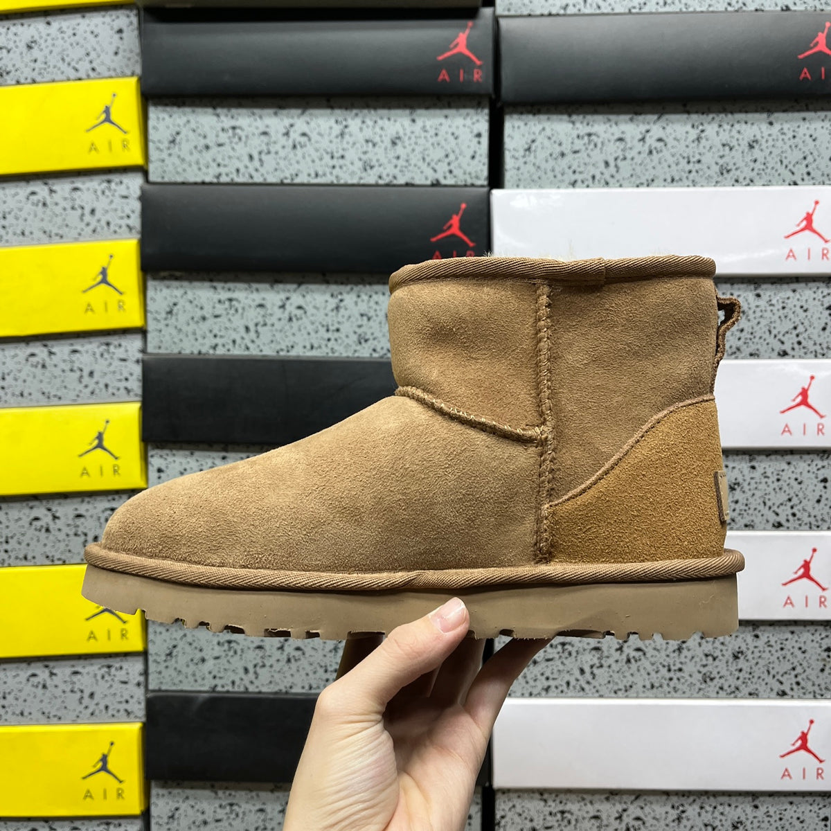 UGG Snow Boots 1016222 – Chestnut | Sizes 35–40