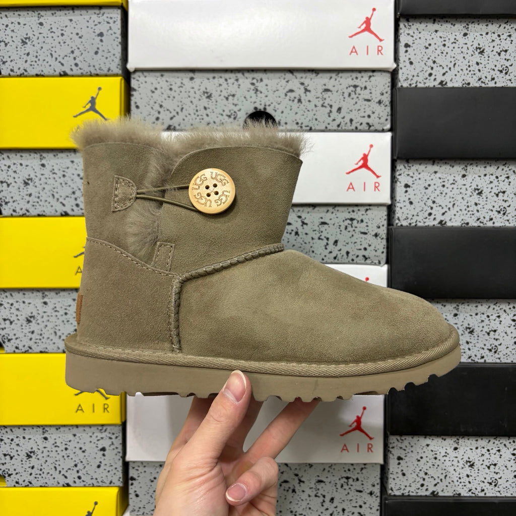 UGG Mid-Calf Snow Boots 6422 – Antelope Brown | Wood Button | Sizes 35–40