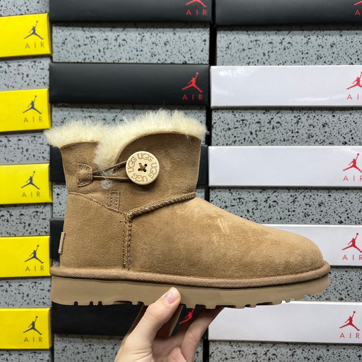 UGG Snow Boots 1016422 – Chestnut | Sizes 35–40