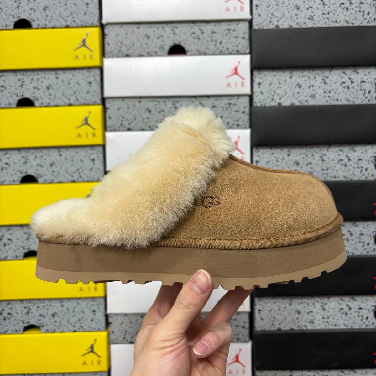 UGG Snow Boots 2550 – Chestnut Star Slide | 3cm Heel | Sizes 35–40