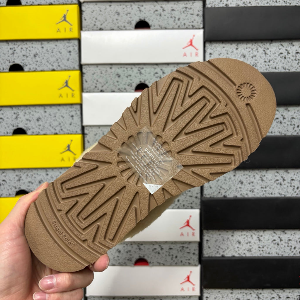 UGG Snow Boots 2550 – Chestnut Star Slide | 3cm Heel | Sizes 35–40