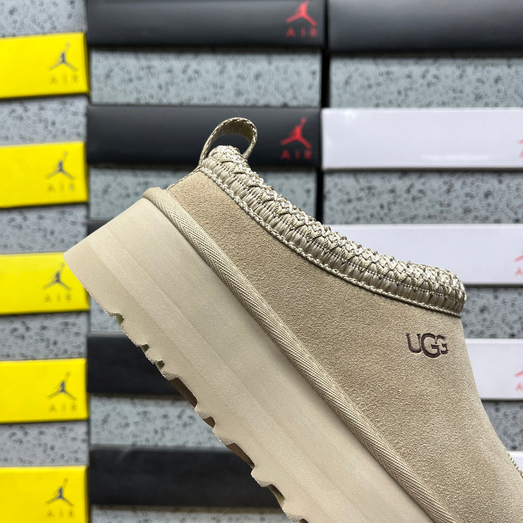 UGG Snow Boots 1122553 – Mustard Seed | Sizes 35–40