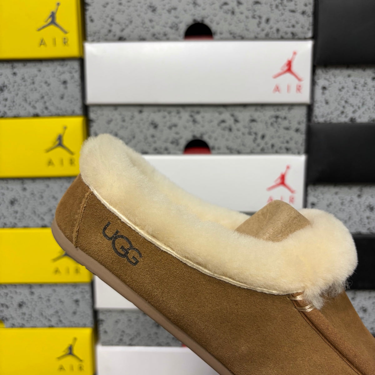 UGG Ansley Moccasin Slipper W1171391 – Chestnut | Sizes 35–40