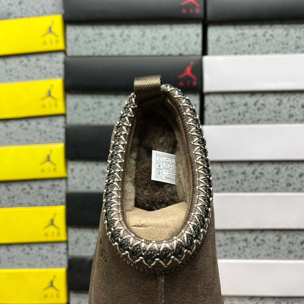 UGG Snow Boots 1122553 – Walnut | Sizes 35–41