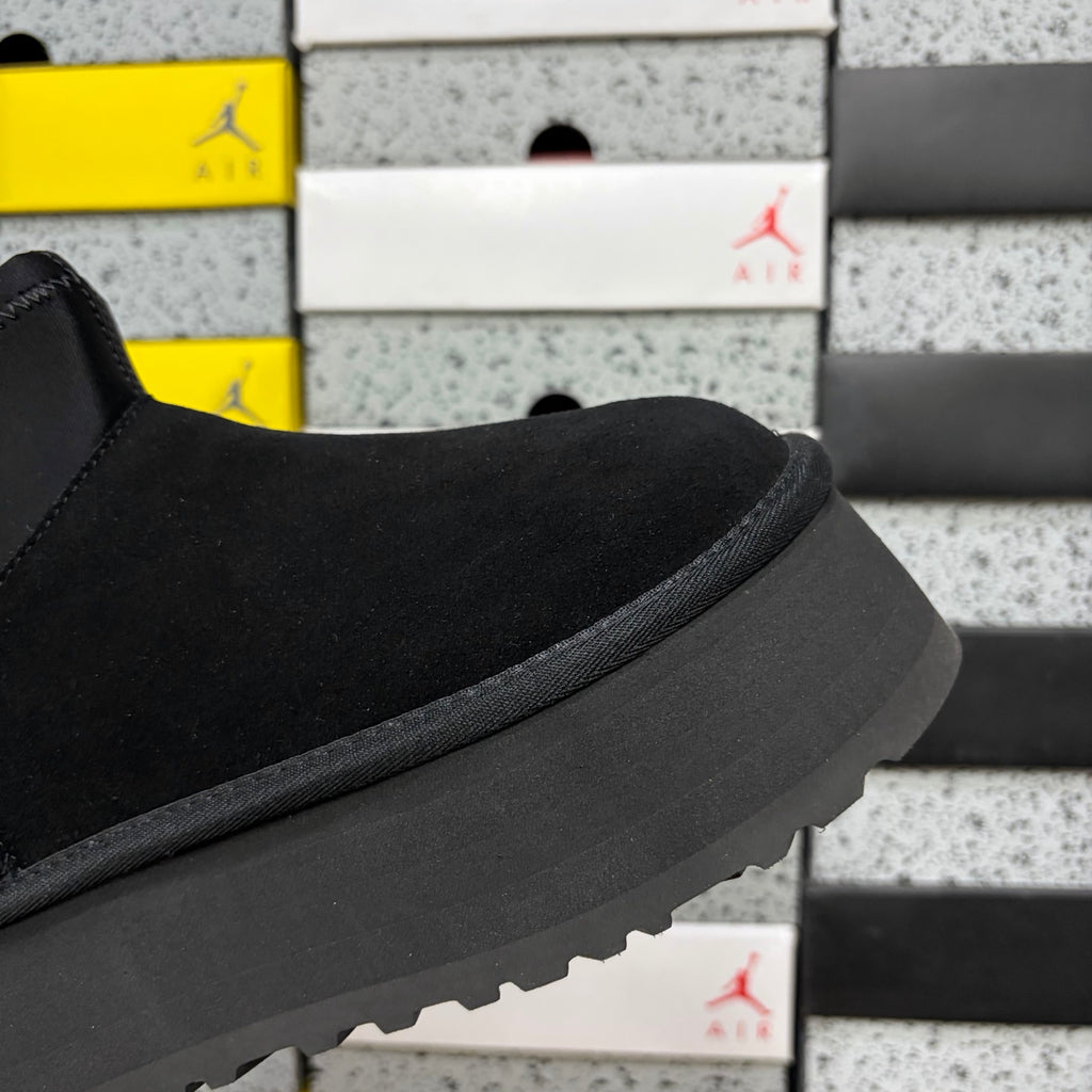 UGG Dipper Boot 817 – Black | Sizes 35–40