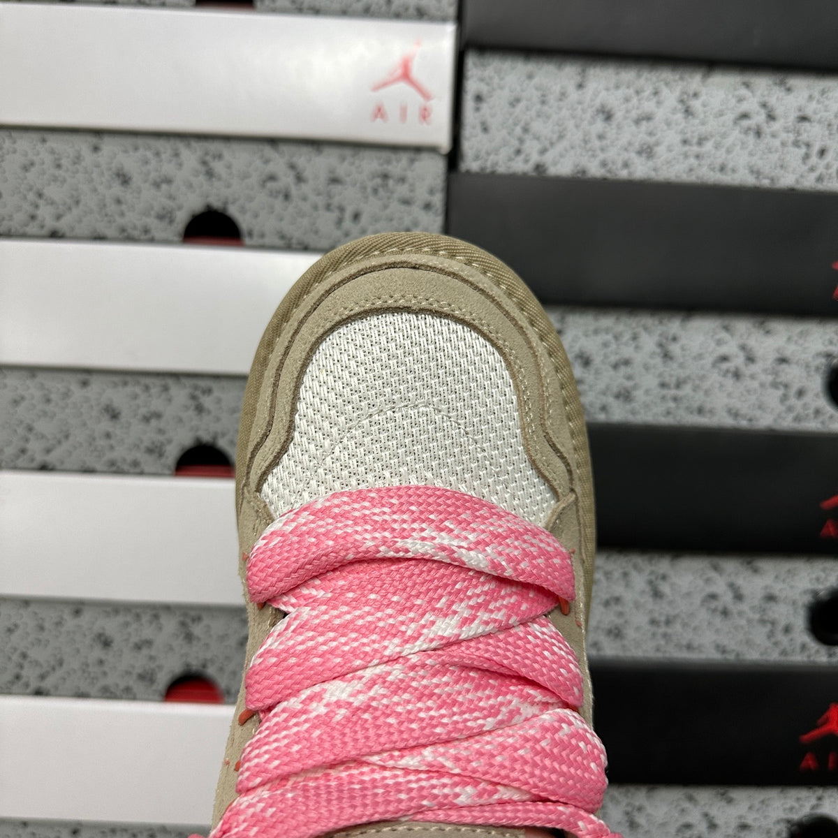 UGG Mel Low Boot 4032 – White & Pink | Sizes 35–44