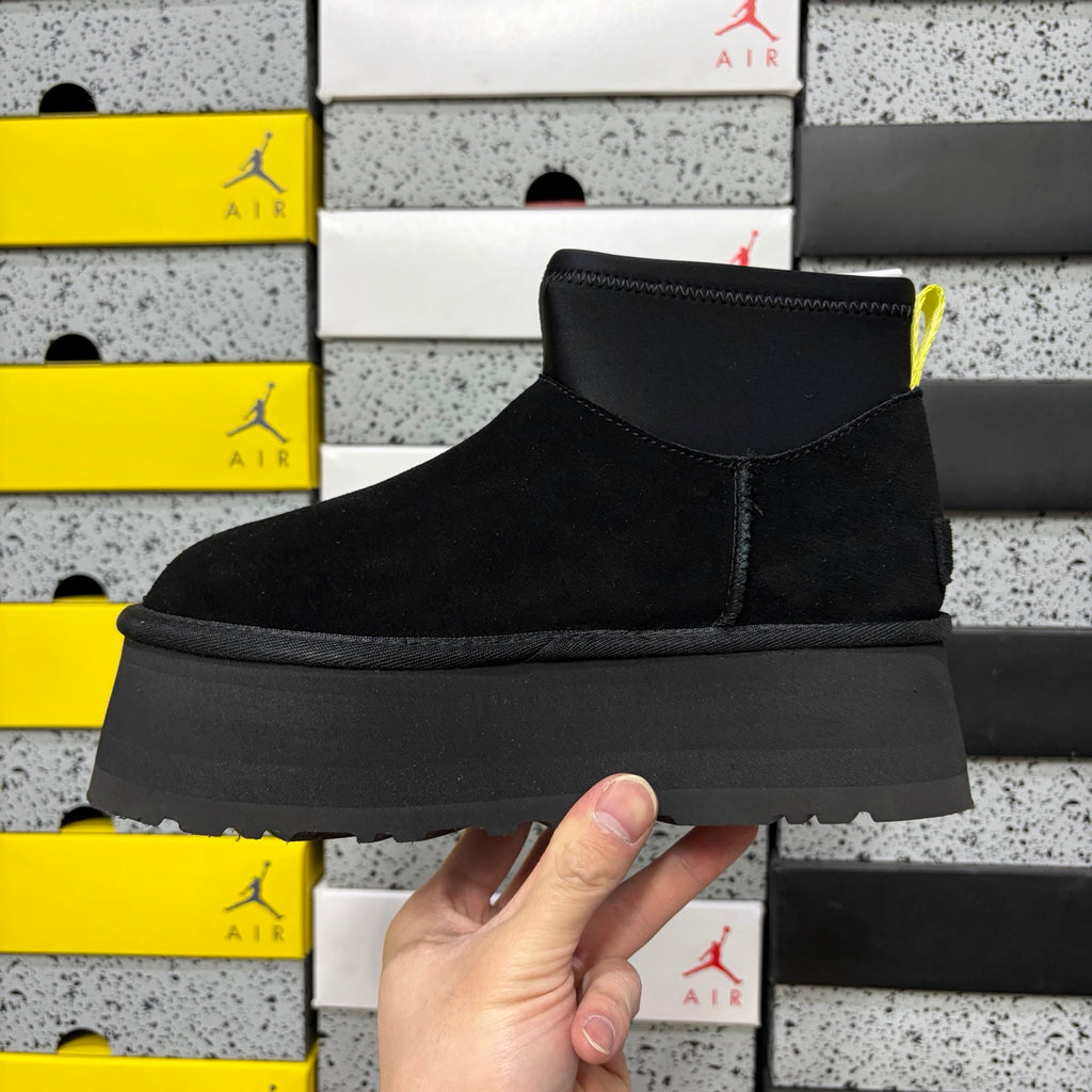 UGG Dipper Boot 817 – Black | Sizes 35–40