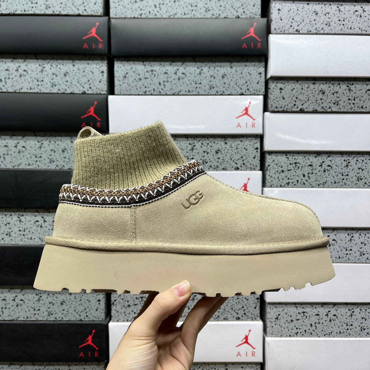 UGG Snow Boots 1122556 – Mustard Seed | Sizes 35–41