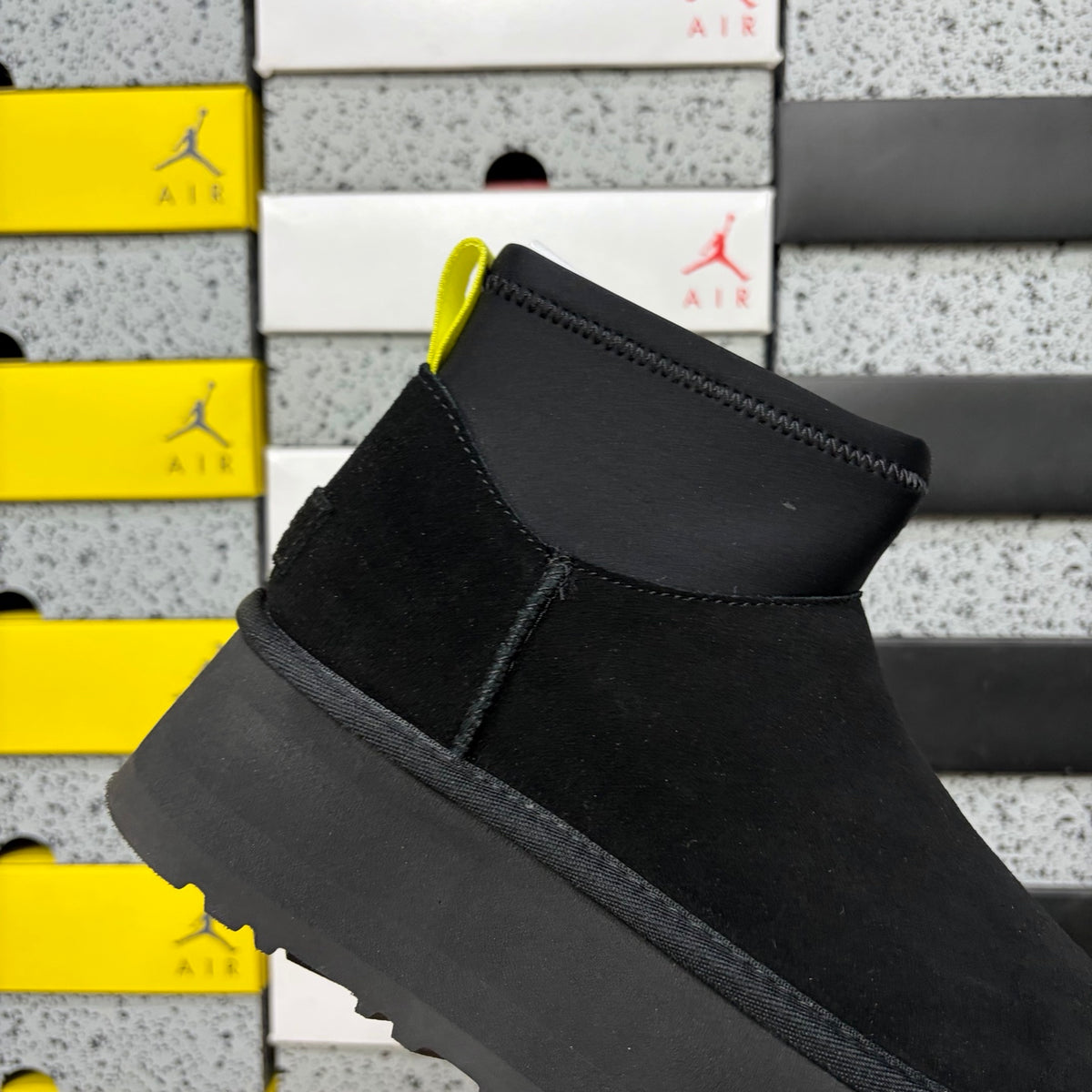 UGG Dipper Boot 817 – Black | Sizes 35–40