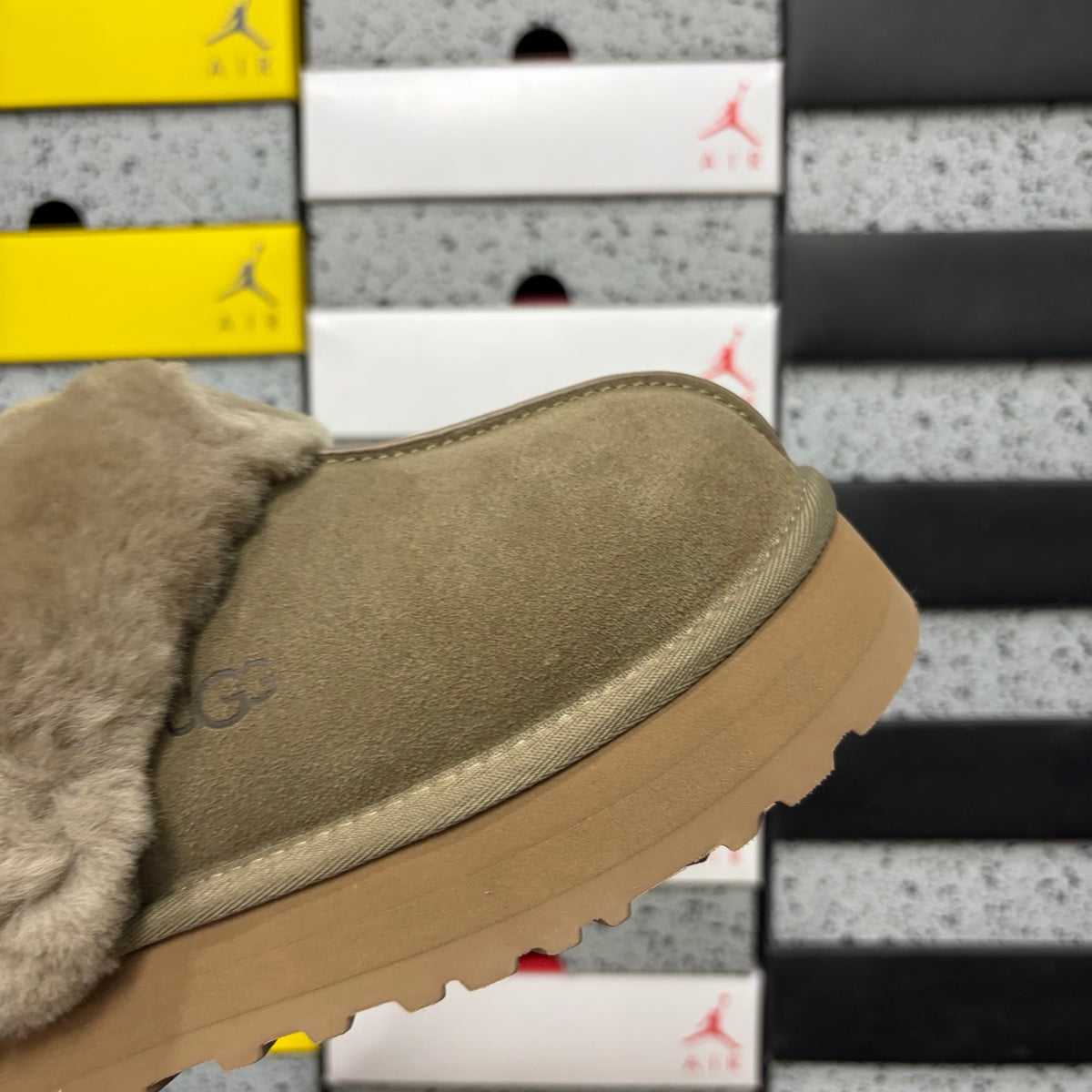 UGG Snow Boots 2550 – Antelope Brown Star Slide | 3cm Heel | Sizes 35–40