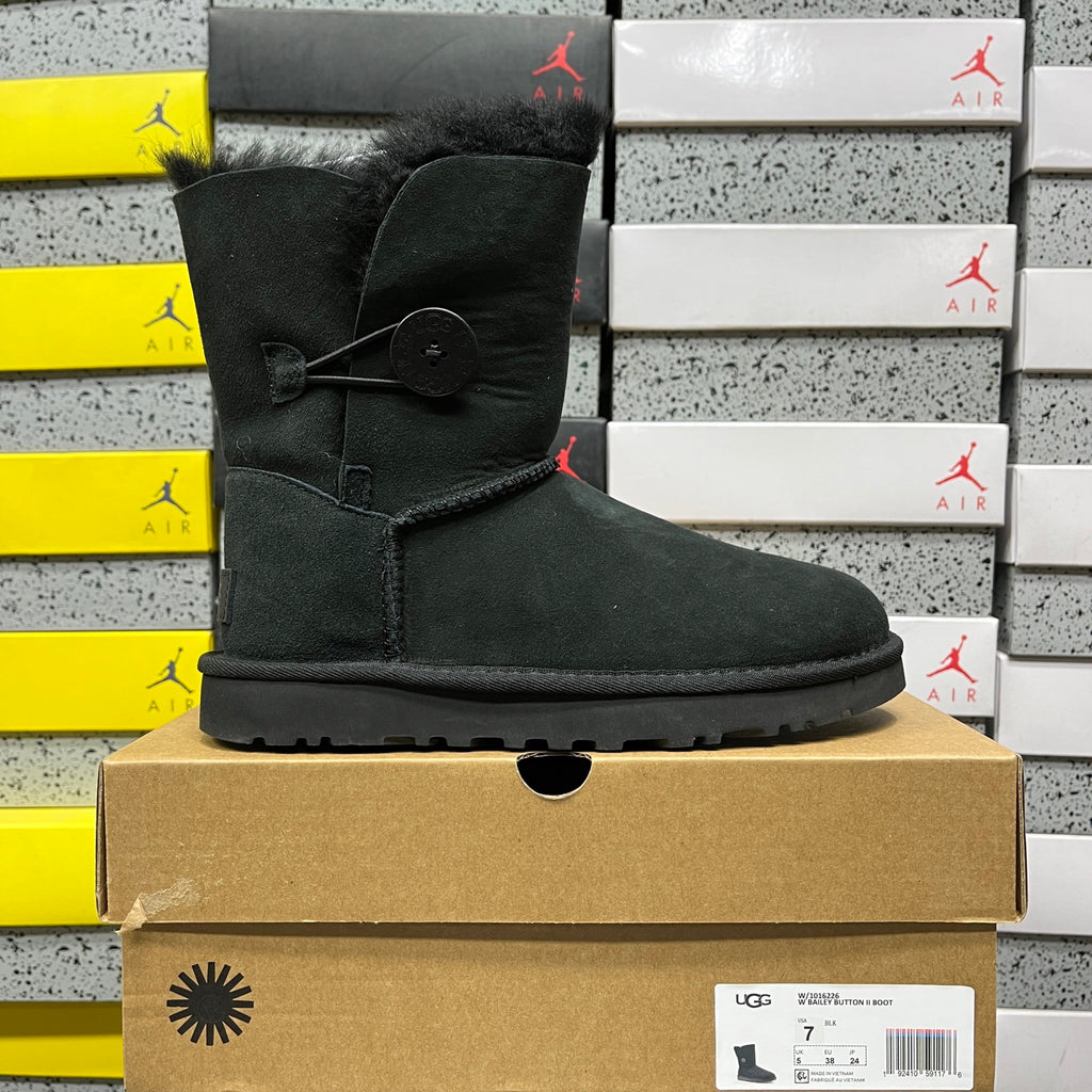 UGG Snow Boots 1016226 – Black | Sizes 35–40