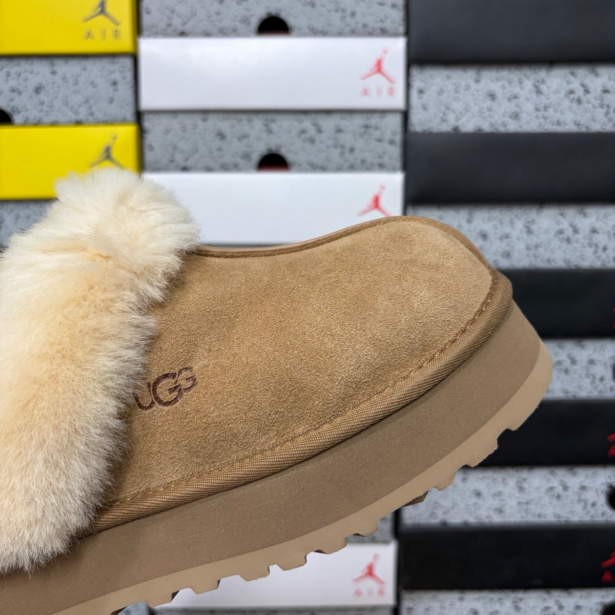 UGG Snow Boots 2550 – Chestnut Star Slide | 3cm Heel | Sizes 35–40