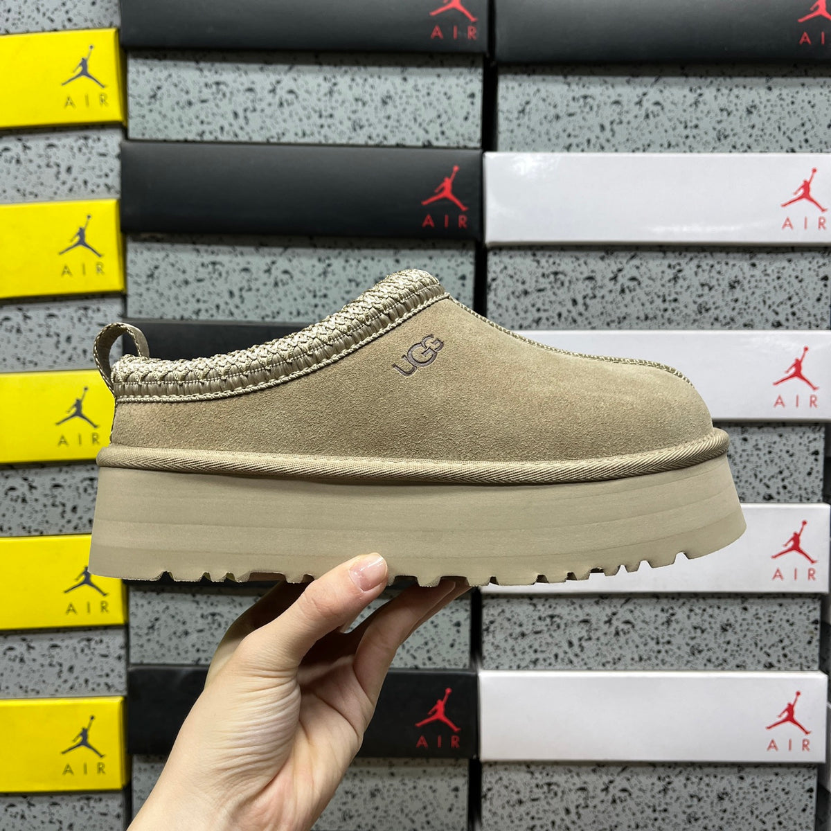 UGG Snow Boots 1122553 – Mustard Seed | Sizes 35–40
