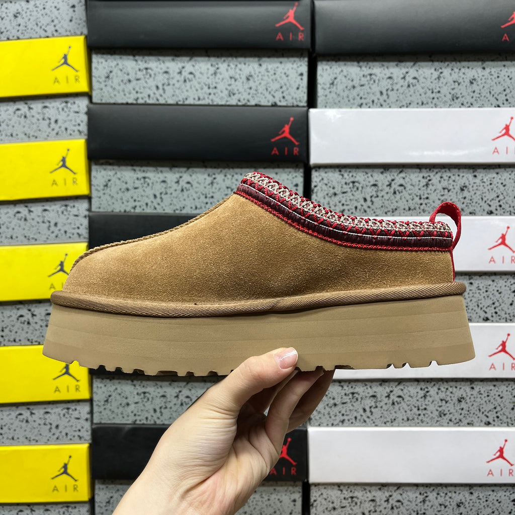 UGG Snow Boots 1122553 – Chestnut | Sizes 35–41