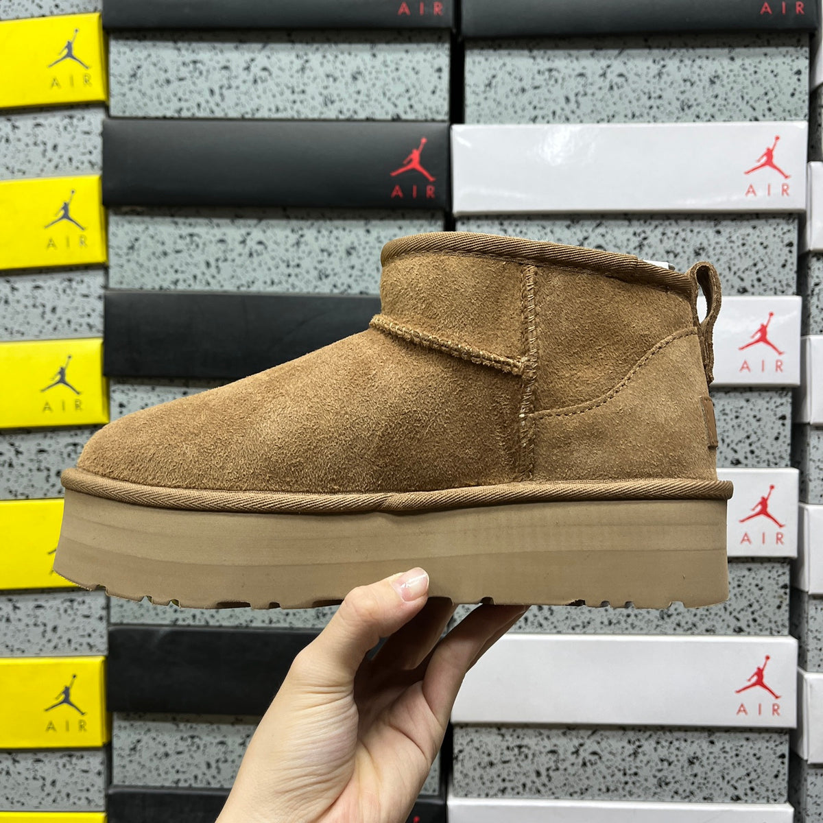 UGG Snow Boots 1135093 – Chestnut | 3cm Heel | Sizes 35–40