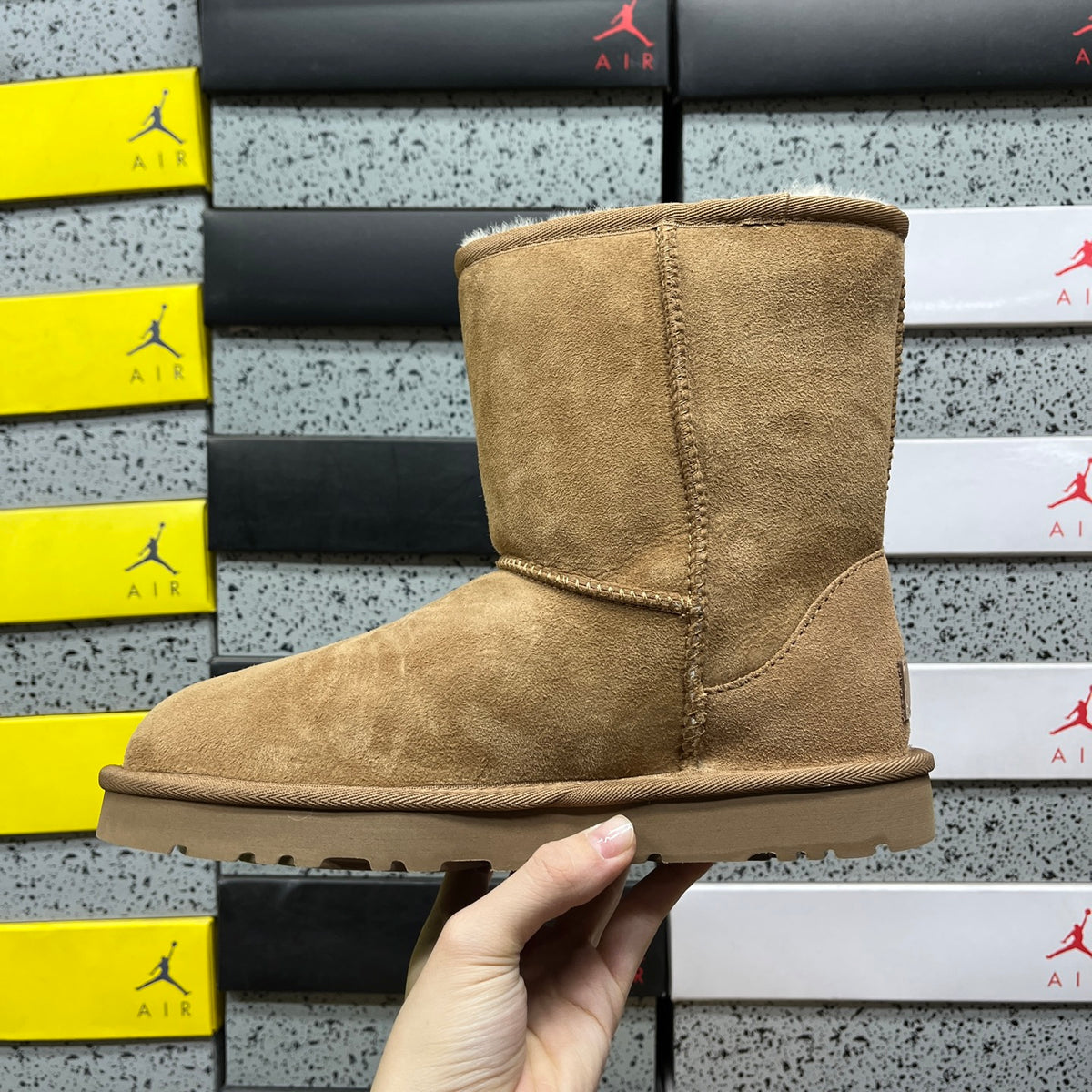 UGG Snow Boots 1016223 – Chestnut | Sizes 35–40