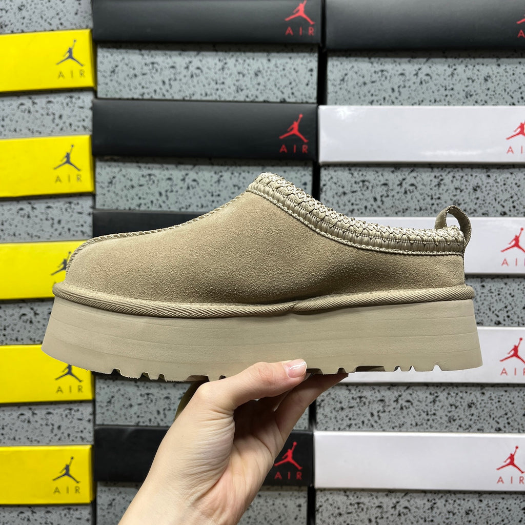 UGG Snow Boots 1122553 – Mustard Seed | Sizes 35–40