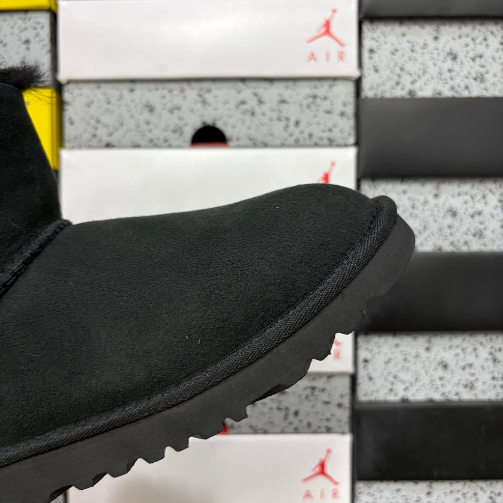 UGG Mid-Calf Snow Boots 6422 – Black | Wood Button | Sizes 35–40