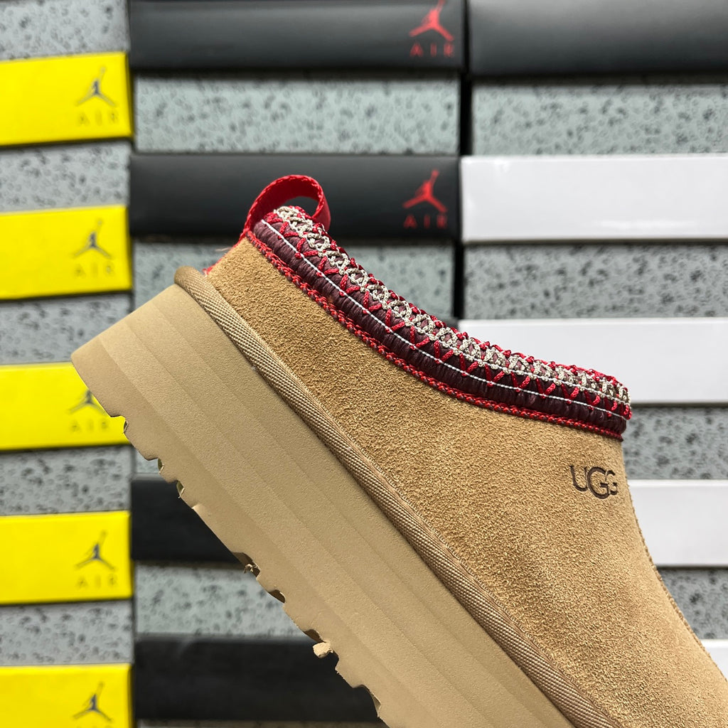 UGG Snow Boots 1122553 – Chestnut | Sizes 35–41