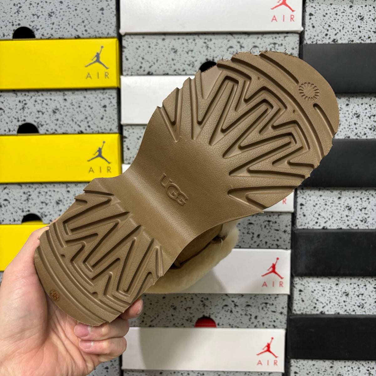 UGG Esmi Sneaker Boot W1171532 – Chestnut | Sizes 35–40