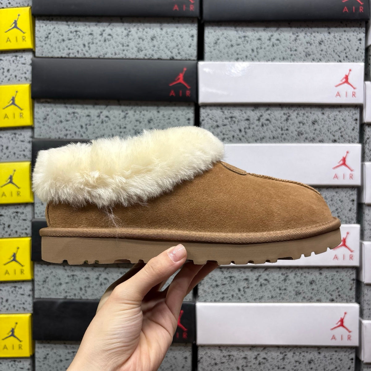 UGG Snow Boots 1134810 – Chestnut | Slim Style | Sizes 35–40