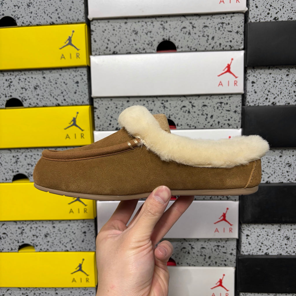 UGG Ansley Moccasin Slipper W1171391 – Chestnut | Sizes 35–40