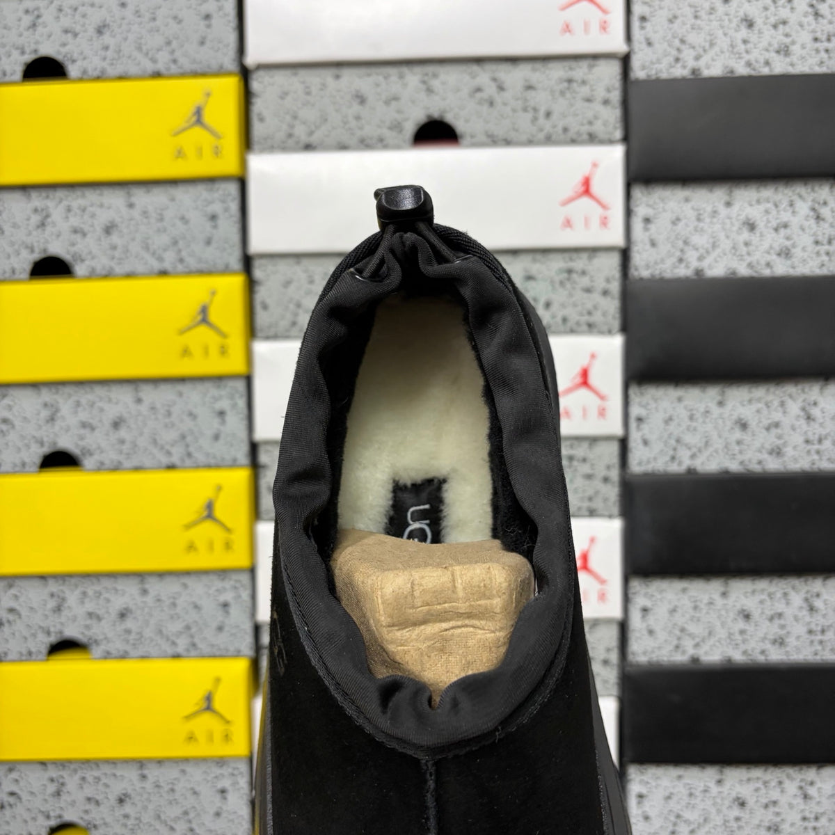 UGG Tasman Low Slipper 4096 – Black | Sizes 39–44