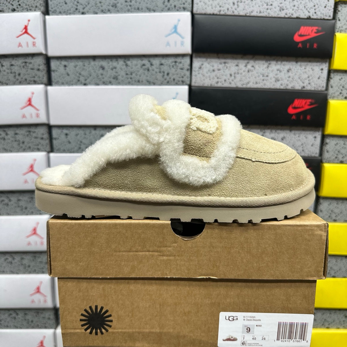 UGG Embroidered Clog 5095 – Sand | Sizes 35–40