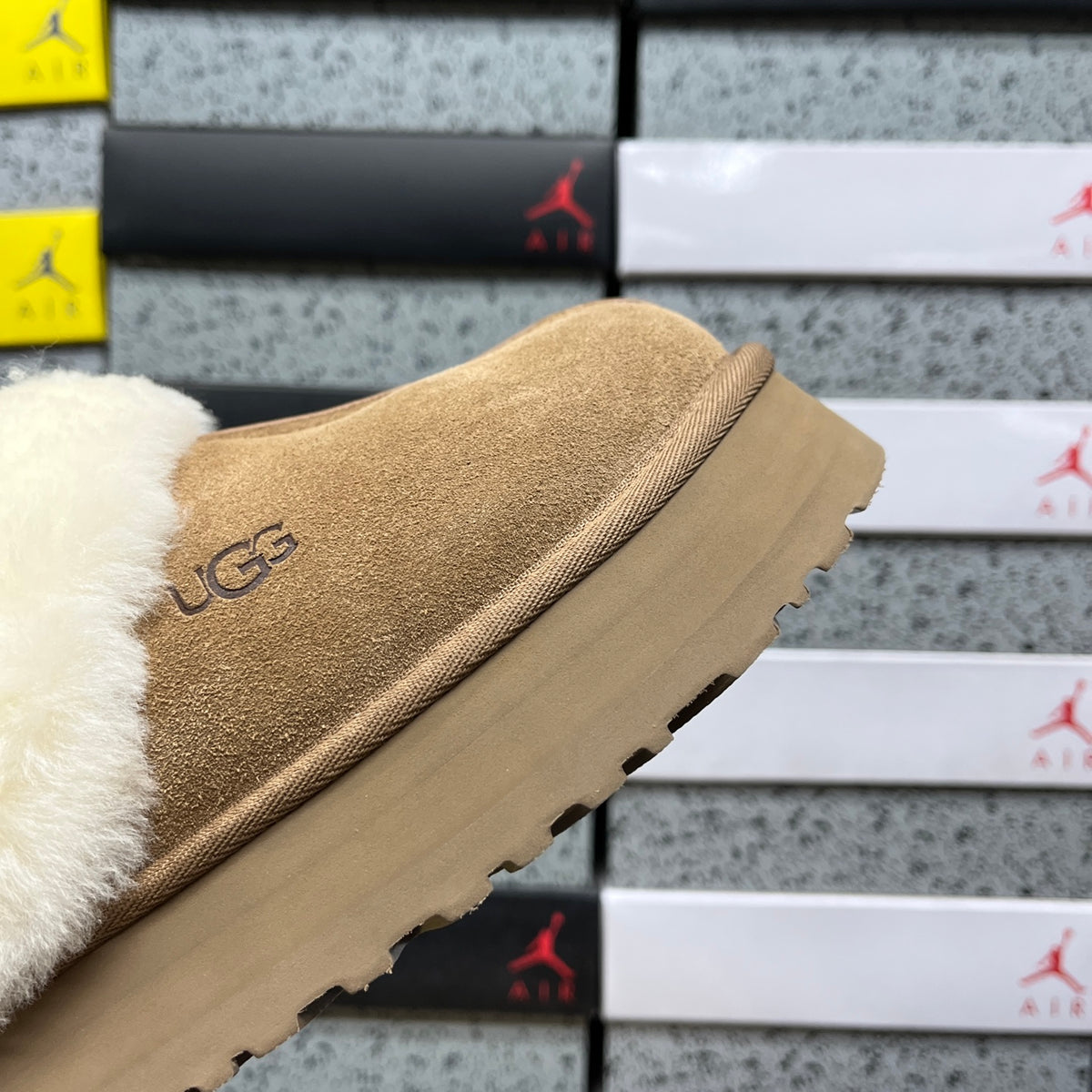 UGG Snow Boots 1122550 – Chestnut | Sizes 35–40
