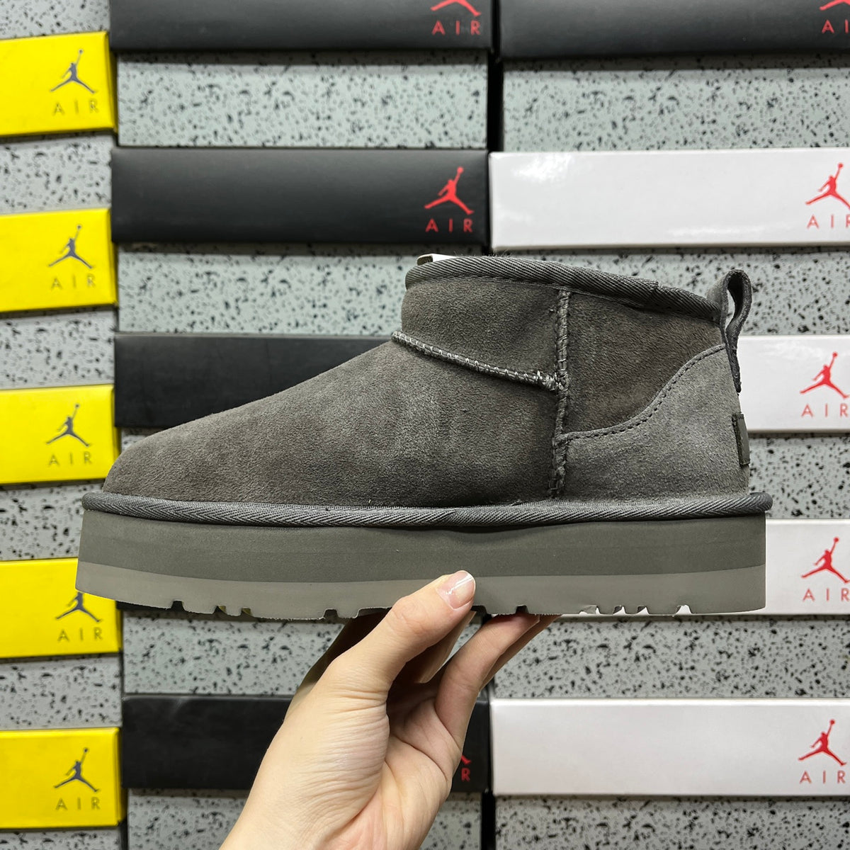 UGG Snow Boots 1135093 – Gray | 3cm Heel | Sizes 35–40