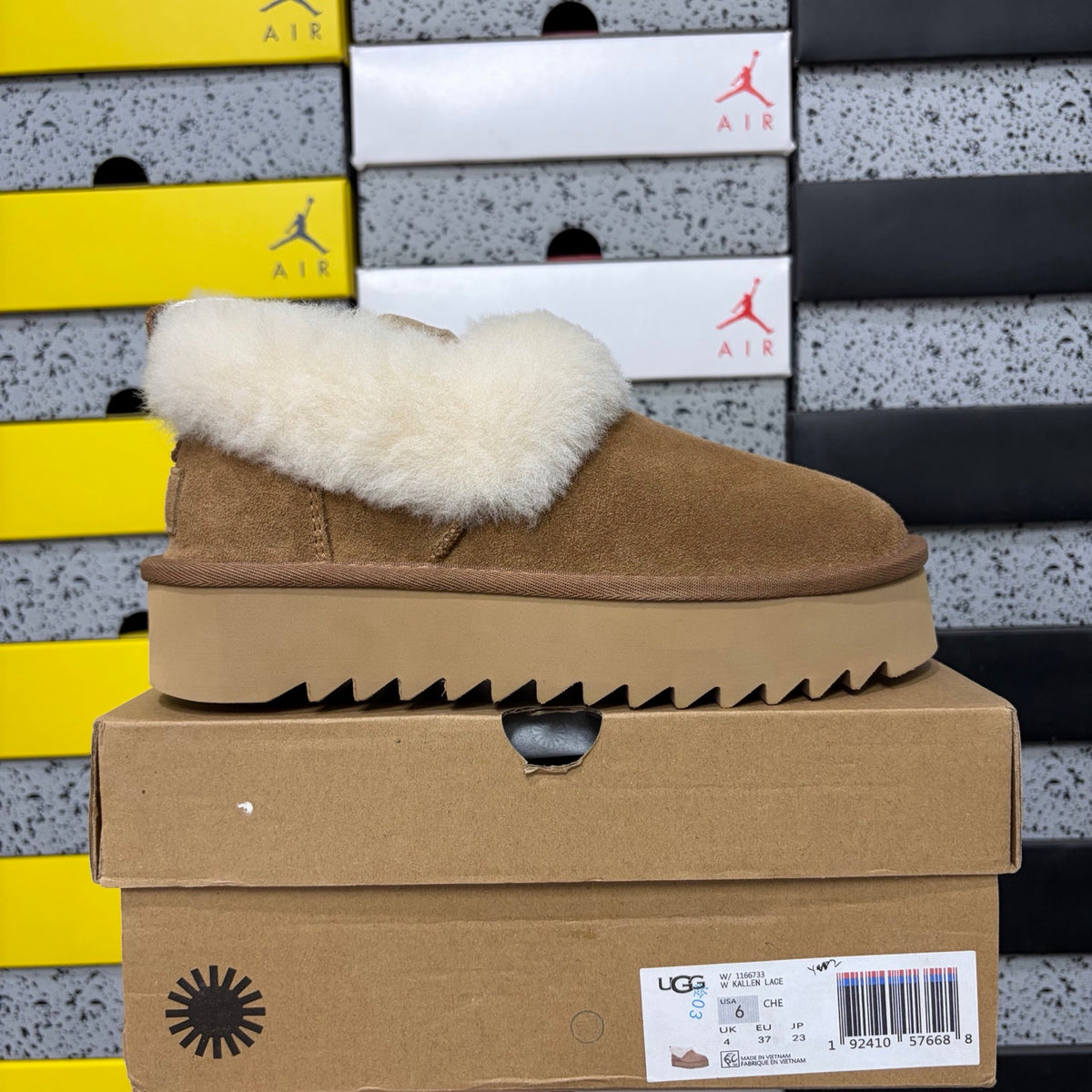 UGG Daxi Platform Snow Boot W1166733 – Chestnut | Sizes 35–40
