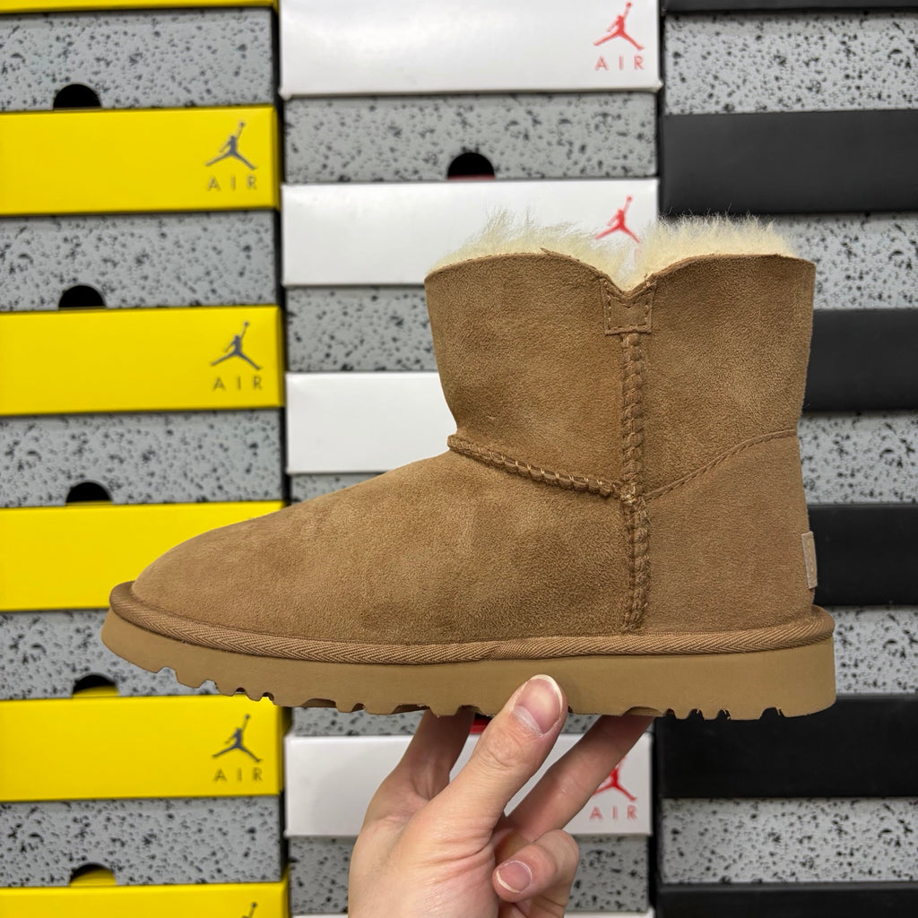 UGG Mid-Calf Snow Boots 6422 – Chestnut | Wood Button | Sizes 35–40