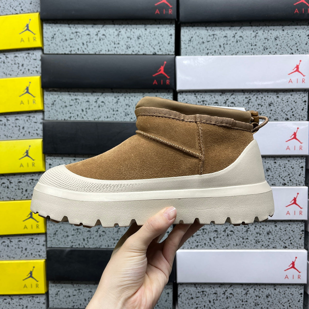UGG Snow Boots 1114196 – Chestnut | Sizes 35–45