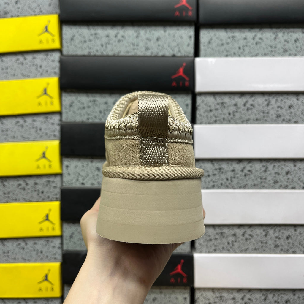 UGG Snow Boots 1122553 – Mustard Seed | Sizes 35–40