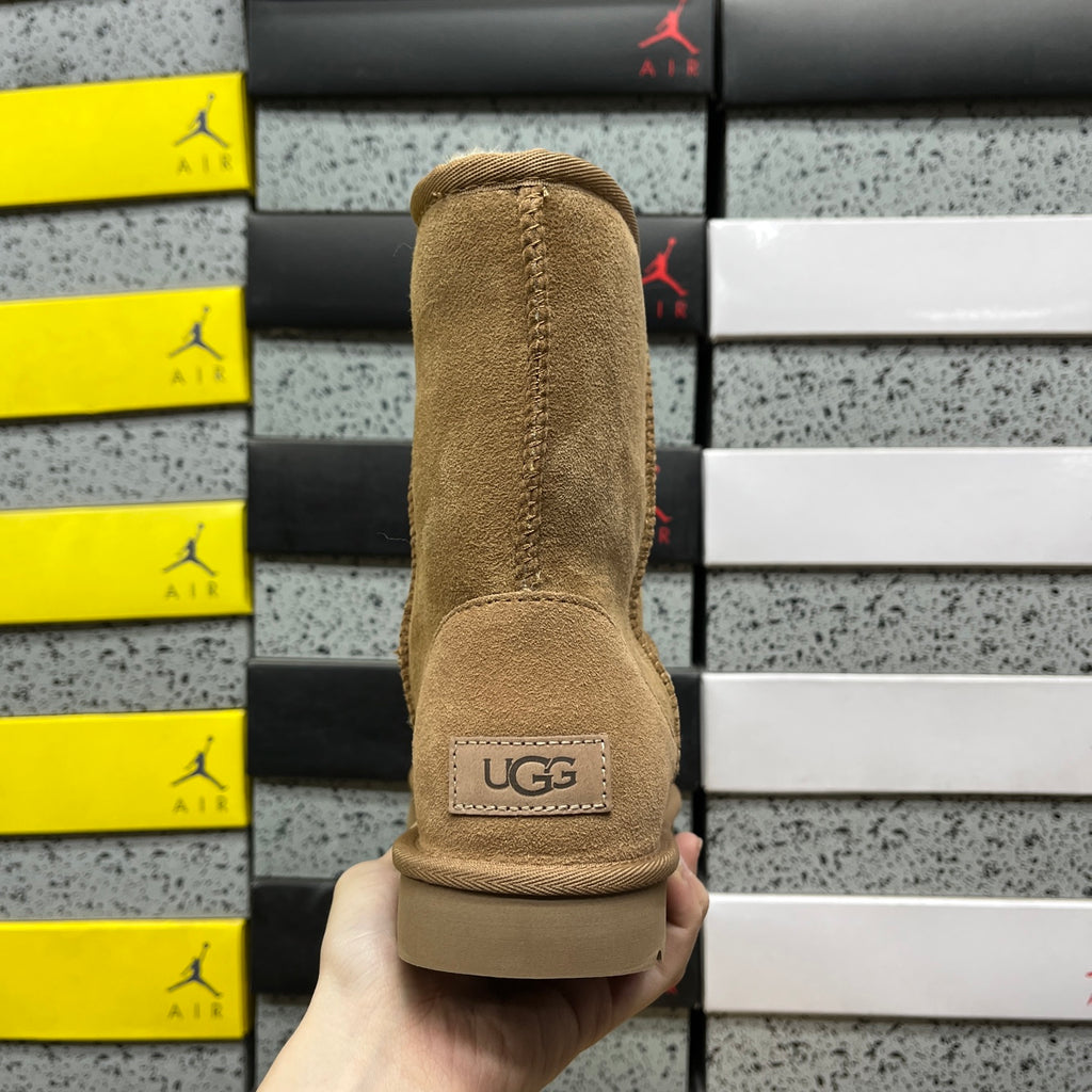 UGG Snow Boots 1016223 – Chestnut | Sizes 35–40
