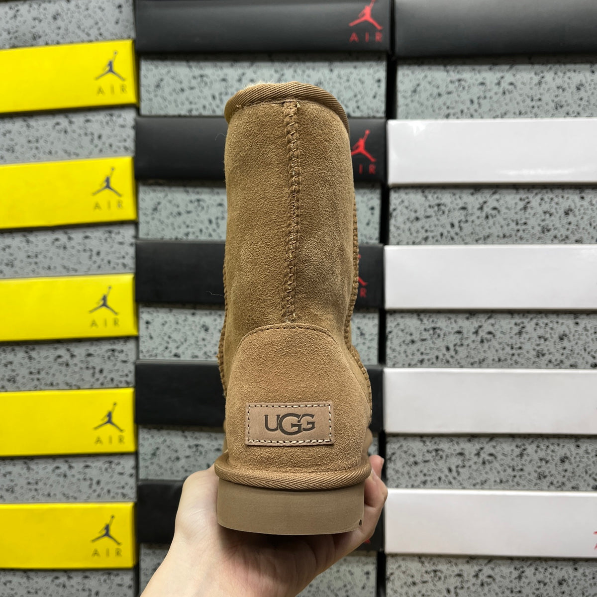 UGG Snow Boots 1016223 – Chestnut | Sizes 35–40
