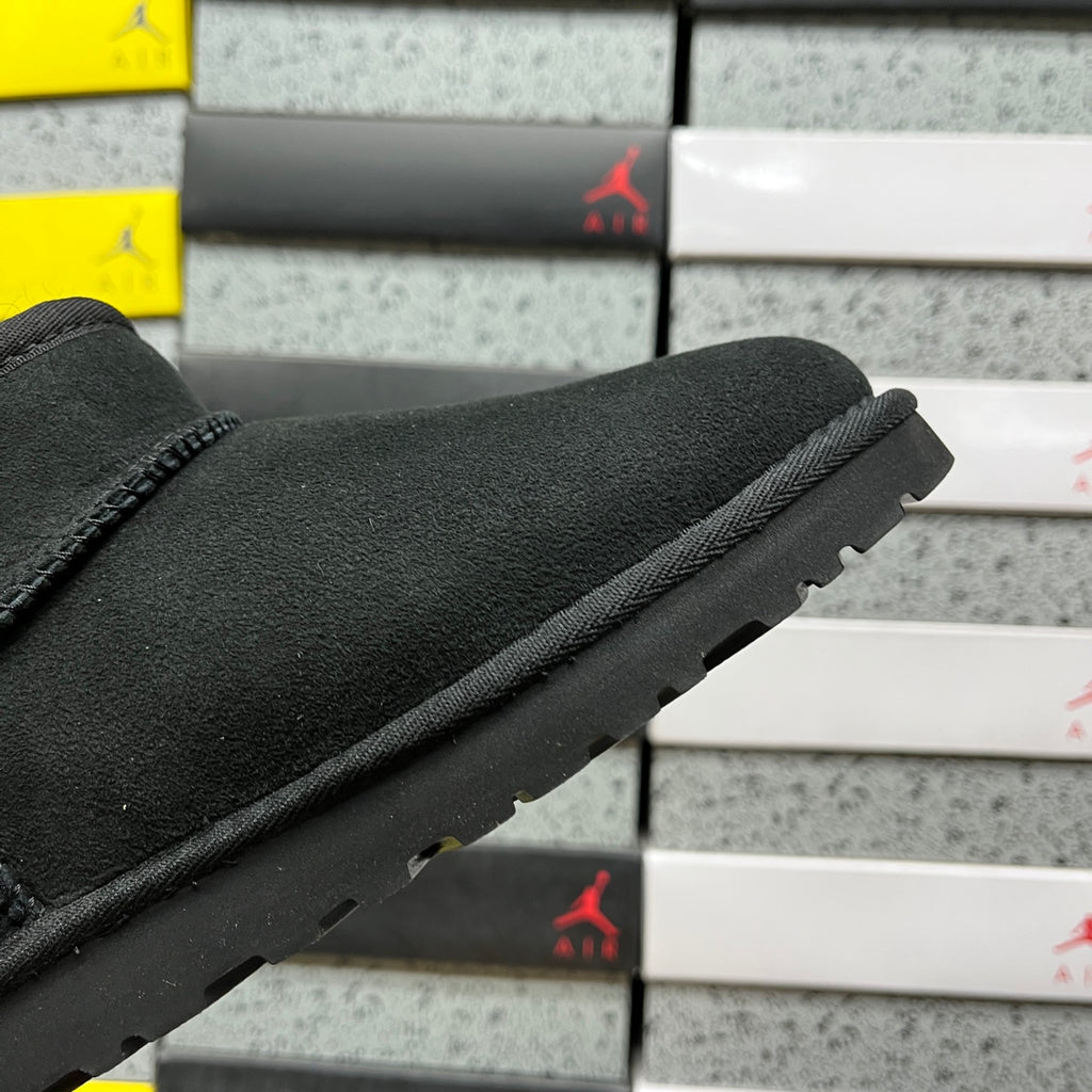 UGG Snow Boots 1116109 – Black | Sizes 35–40