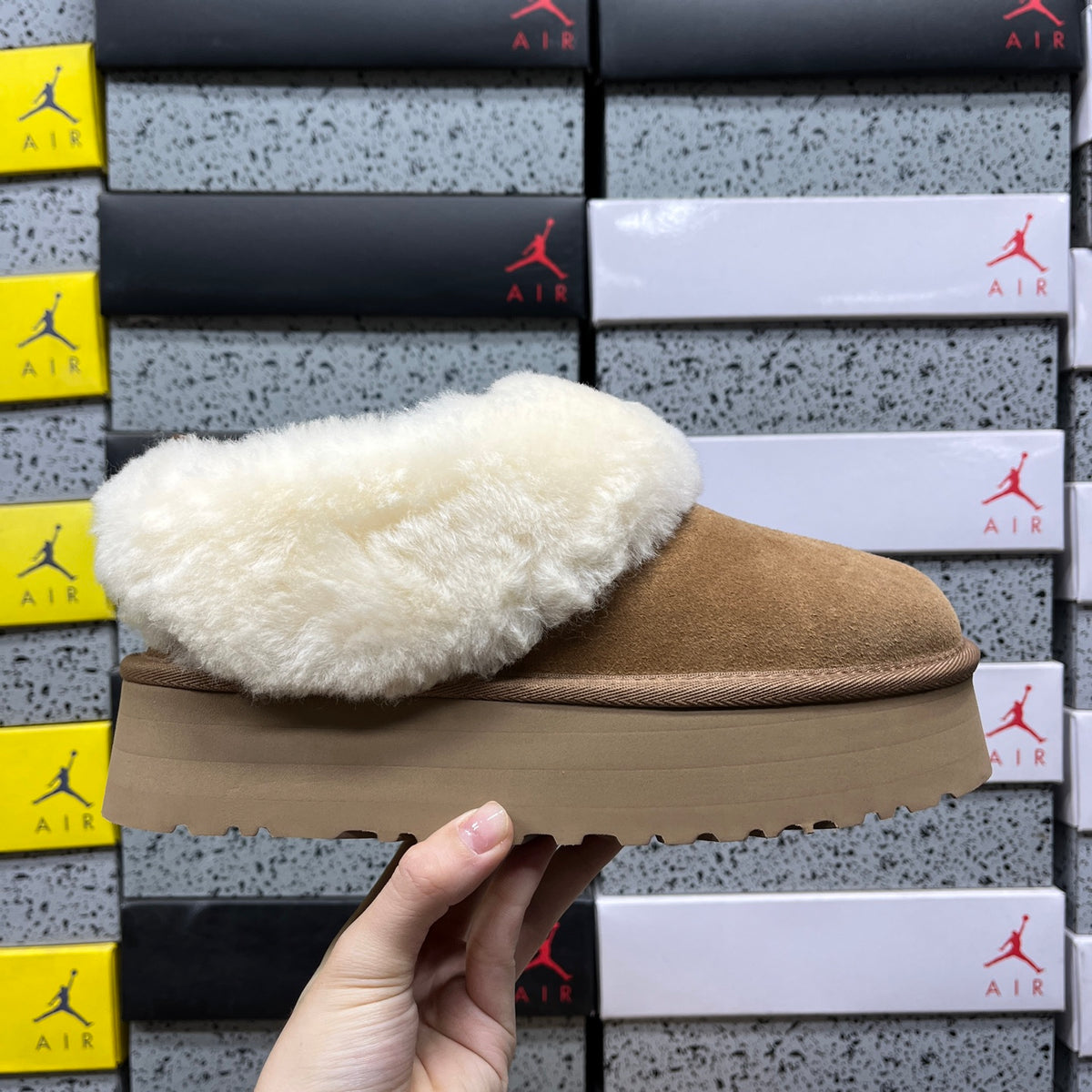 UGG Snow Boots 1171393 – Chestnut | Sizes 35–40