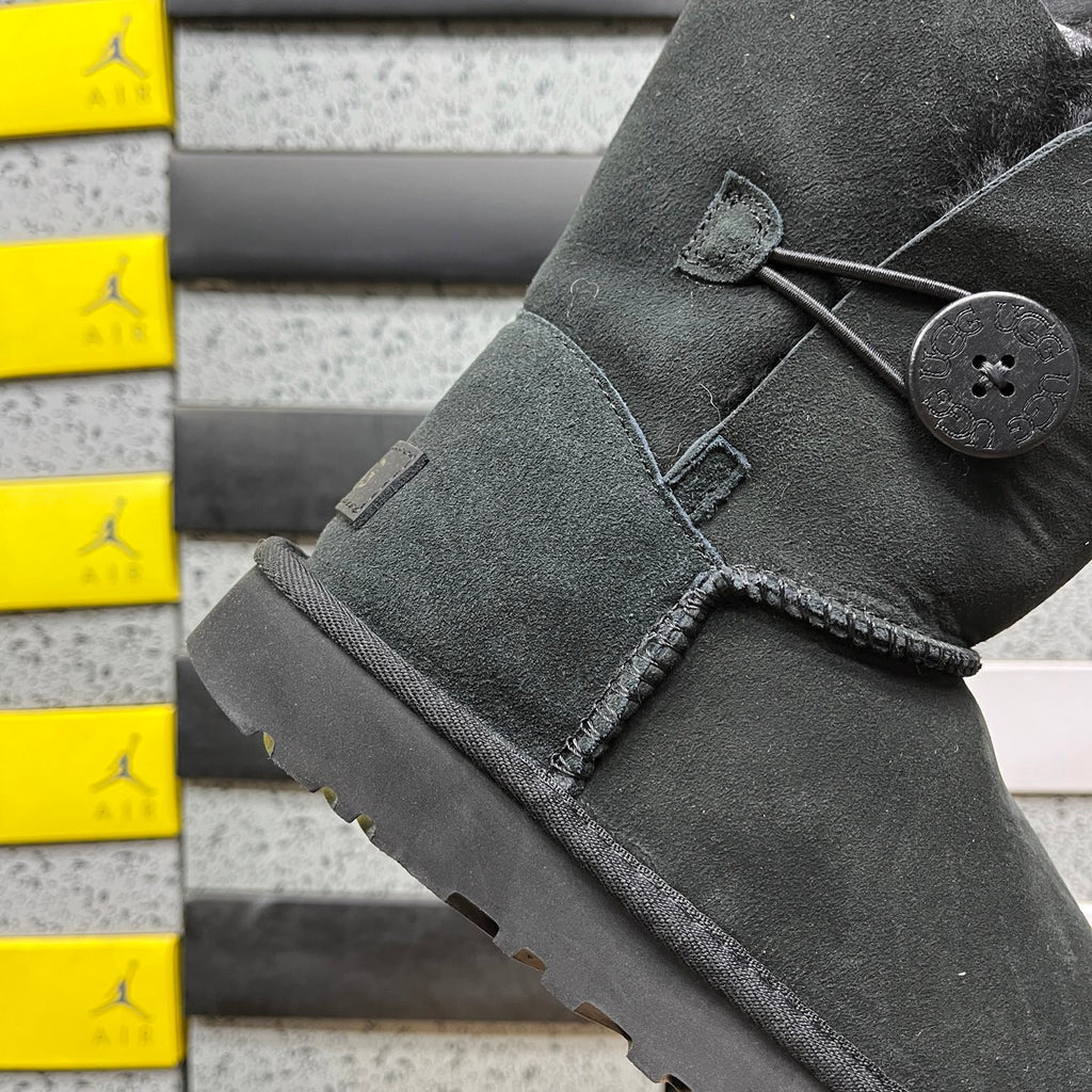 UGG Snow Boots 1016226 – Black | Sizes 35–40