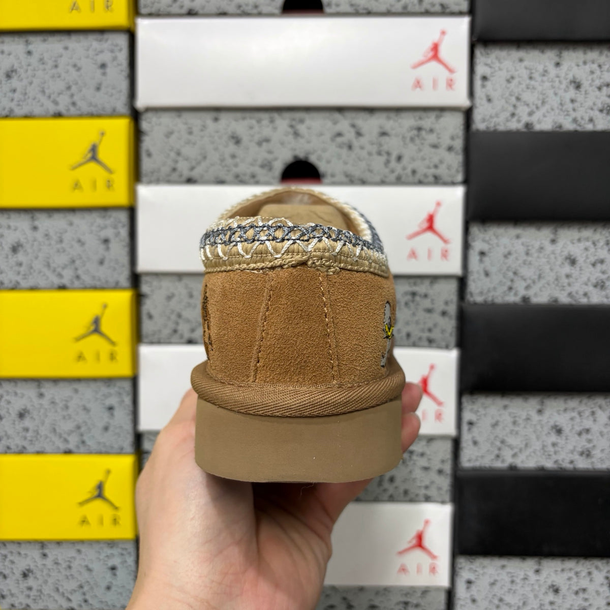 UGG Embroidered Mini Boot 2553 – Chestnut | Sizes 36–45