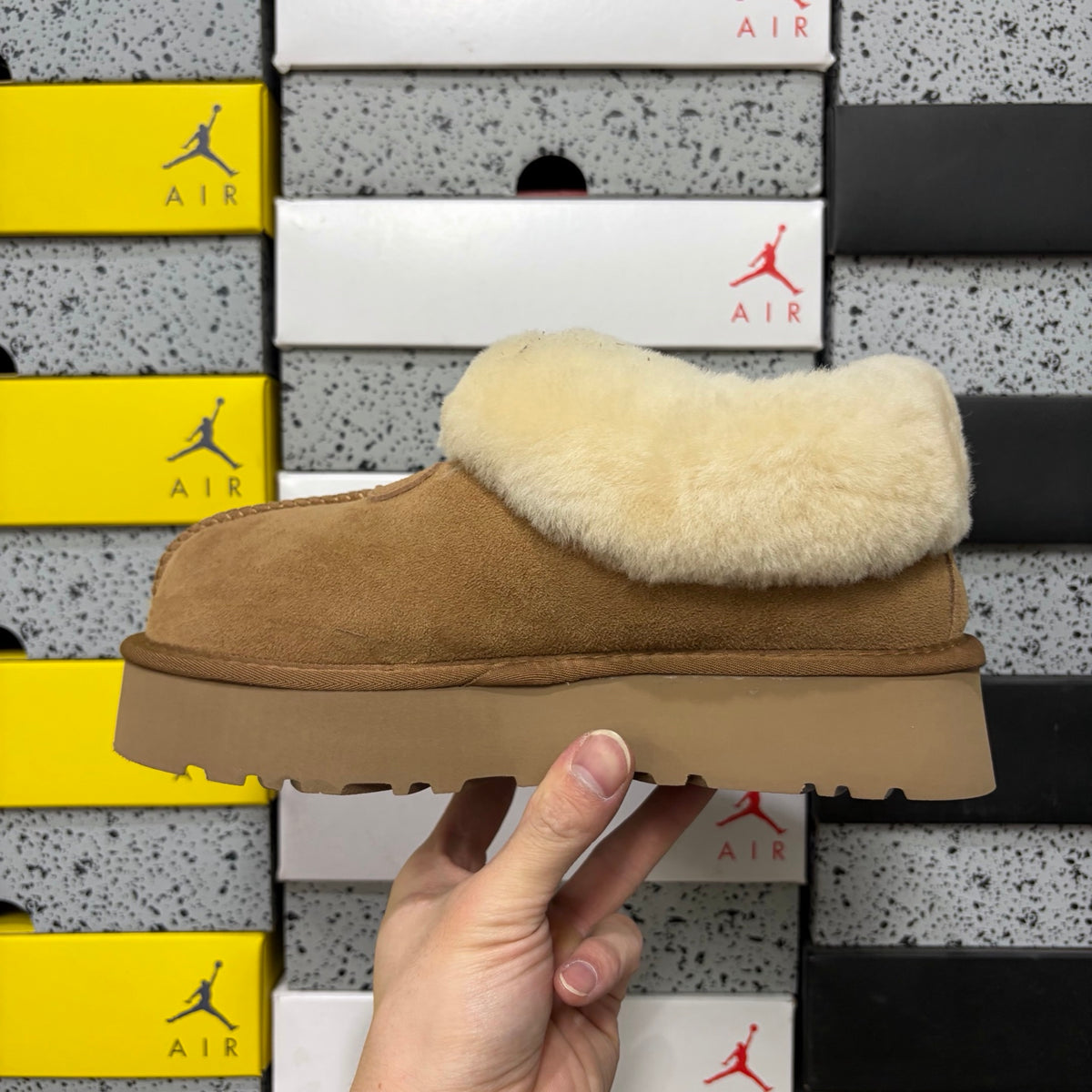 UGG Tasman Slipper 4810 – Chestnut | Sizes 35–44