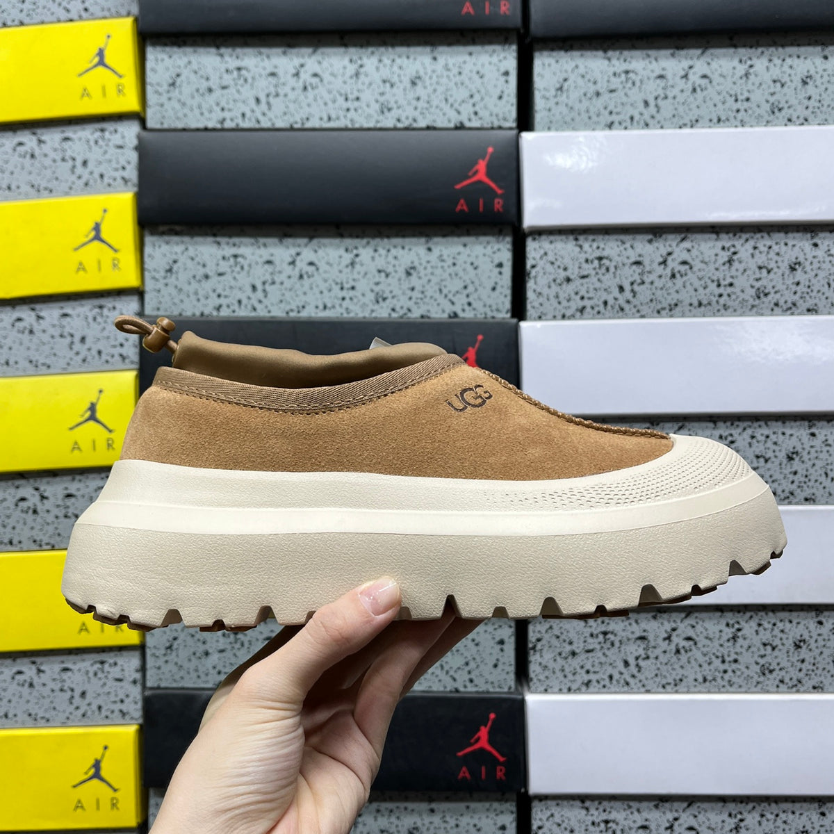 UGG Snow Boots 1144096 – Chestnut | Sizes 35–45