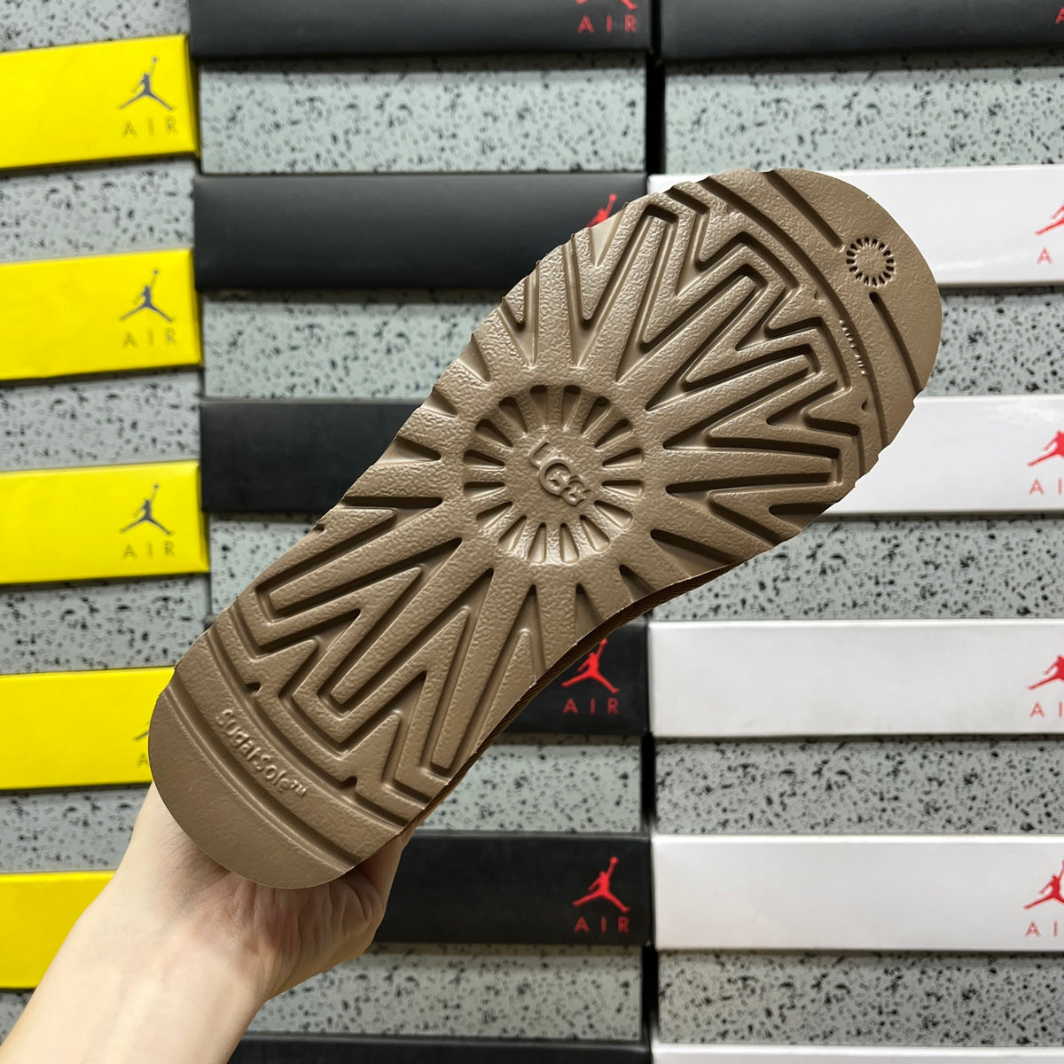 UGG Snow Boots 1016223 – Chestnut | Sizes 35–40