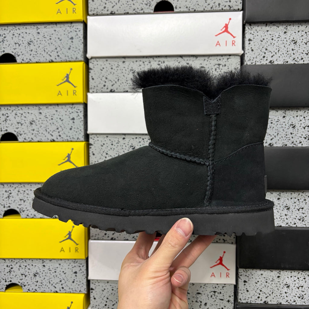UGG Mid-Calf Snow Boots 6422 – Black | Wood Button | Sizes 35–40